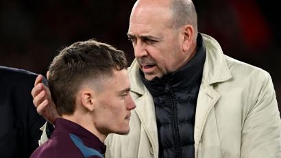 Bild: Federico Gambarini/dpa
Leverkusens Geschäftsführer Fernando Carro wollte Florian Wirtz unbedingt halten. (Archivbild)