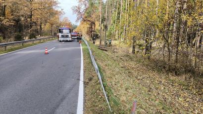 Bild: Jürgen Masching
Am Samstagmorgen ereignete sich gegen 9:30 Uhr auf der Staatsstraße 2122 ein Verkehrsunfall. Die Strecke führt von Eschenbach in Richtung Schlammersdorf, der Unfallort lag kurz vor der Kreuzung Holzmühle.