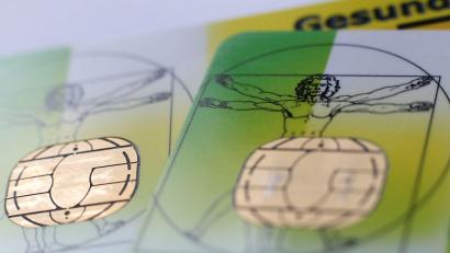 Bild: Karl-Josef Hildenbrand/dpa
Das Kabinett hat ein Sparpaket von zwei Milliarden Euro auf den Weg gebracht, das den Druck für neue Erhöhungen zum 1. Januar 2026 auflösen soll. (Symbolbild)