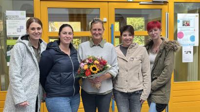 Bild: Monika Steffens
Angelika Schneeberger (Mitte) mit Mitgliedern des Elternbeirates