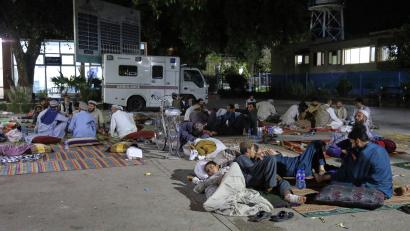 Bild: Siddiqullah Alizai/AP/dpa
Afghanistan wird wiederholt von Erdbeben erschüttert – so auch Ende August. (Archivbild)