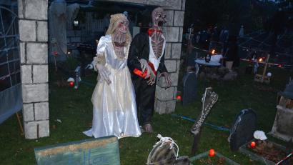 Bild: jr
Dieses Brautpaar hat wohl schon bessere Zeiten erlebt.