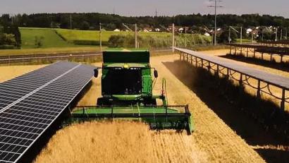 Archivbild: Doppelernte/exb
Die Agri-Freiflächenphotovoltaikanlage Trag nahm eine weitere Hürde. Der Stadtrat Eschenbach stellte mit einem Festsetzungsbeschluss die 17. Änderung des Flächennutzungsplanes der Stadt fest.