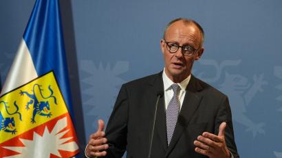 Bild: Marcus Brandt/dpa
Merz lud den syrischen Übergangspräsidenten Ahmed al-Scharaa nach Deutschland ein.