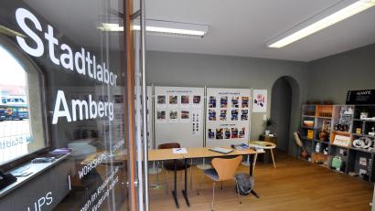 Archivbild: Stephan Huber
Das Stadtlabor in der Amberger Bahnhofstraße (Bild) hat Zuwachs bekommen: Gegenüber, in den Drei Höfen, öffnet am 20. November das "Stadtlabor+" mit einer neuen Eventreihe.