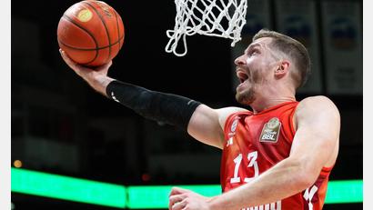 Bild: Soeren Stache/dpa
Andreas Obst war nach Spencer Dinwiddie zweitbester Münchener Werfer gegen Heidelberg. (Archivbild)