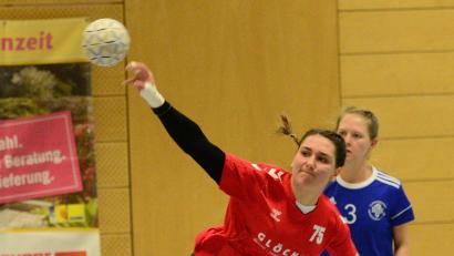 Bild: mhs
Alina Just von der HSG Nabburg in Aktion. Gegen den HC Bamberg holte man ein Unentschieden.