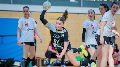 Bild: Guenter Uschold
Rosa Teplitzky vom HV Oberviechtach am Kreis. Gegen eine starke Sulzbacher Defensive fanden die HV-Frauen am Wochenende kein Durchkommen.