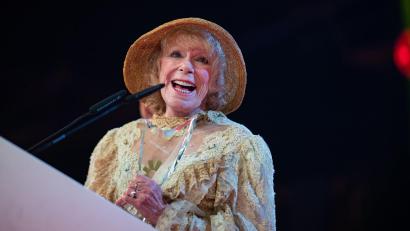 Bild: Guido Kirchner/dpa
Elke Sommer hadert mit ihrer Figur. (Archivbild)