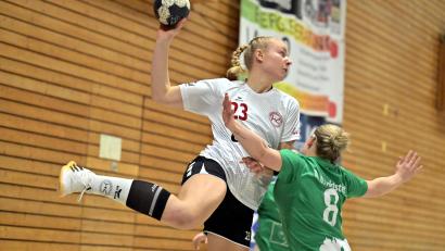 Archivbild: Hubert Ziegler
Selina Sensen (links/Szene aus einem früheren Spiel) traf vier Mal für ihren HC.