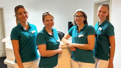 Bild: St.-Anna-Krankenhaus
Das neue Praxisteam mit Birgitta Kigadye (Zweite von rechts) im ambulanten Zentrum St. Anna.