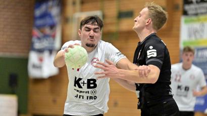 Archivbild: Hubert Ziegler
Nino Heckerott (links) spielt mit seinem HC Sulzbach am Samstag gegen die SG Regensburg II.