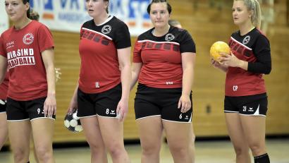 Archivbild: Hubert Ziegler
Was erwartet die Damen des HC Sulzbach-Rosenberg mit (v on links) Sophie Last, Isabell Link, Katharina Mutzbauer und Christina Plößl in der Relegation? In zwei Aufstiegsspielen geht es gegen den HC Donau/Paar, einem Zusammenschluss von Handballklubs aus Ingolstadt und Manching.