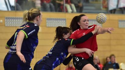 Archivbild: mhs
Kerstin Weh (rechts) war mit neun Toren treffsicherte Schützin bei der HSG Nabburg/Schwarzenfeld.