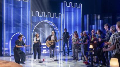 Bild: BR/Redseven Entertainment GmbH/Marco Nagel
Von links: Eva Karl Faltermeier, Franzi Glaser und Gitarrist Jens Schmelzle. Das Duo kommt aus Weiden.