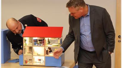 Bild: Alexander Kleber
Das Rauchhaus ist eine Spende an den Kreisfeuerwehrverband Neustadt.