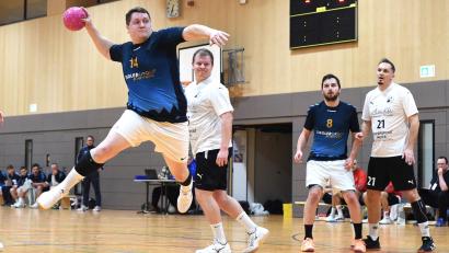 Archivbild: G. Büttner
Jonas Baunoch (links, Szene aus einem früheren Spiel) und die HSG Weiden müssen am Samstag gegen die HSG Schierling/Langquaid antreten.