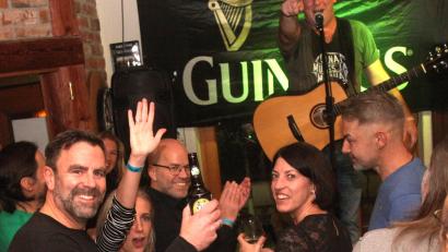 Archivbild: Hirsch
Das Schwandorfer Kneipenfestival erfährt eine Neuauflage. Wie schon im vergangenen Jahr wird die Stadt zur Event-Meile.