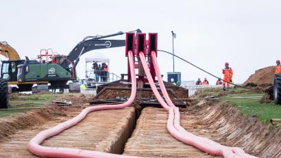 Symbolbild: Christophe Gateau/dpa
Das Bundesverwaltungsgericht machte am Mittwoch den Bau des Süd-Ost-Links frei, zumindest ein bisschen.