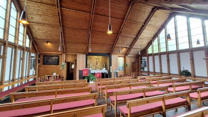 Bild: Gabriele Rubenbauer
Noch heute enthält die Kirche das Gestühl aus der Bauzeit sowie Teile der Erstausstattung.