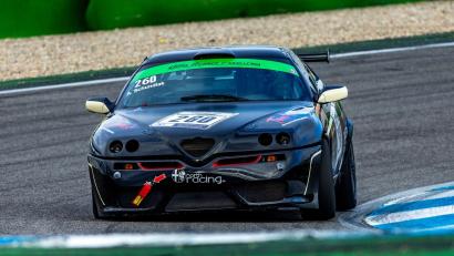 Bild: Schundiak/Privat
Andreas Schundiak in seinem Element auf dem Hockenheimring. Der 33-jährige Weidener landete im Gesamtklassement der DMV Classic Masters auf dem dritten Platz.