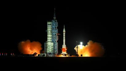 Bild: Wang Jiangbo/XinHua/dpa
Mit der Mission „Shenzhou 21“ setzt China sein ehrgeiziges Raumfahrtprogramm fort.