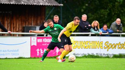 Bild: Schrems, Thomas
Spielertrainer Matthias Männl (links) und seine Mannen vom SV Mitterteich 2 wollen zum Abschluss vor der Winterpause gegen den FC Tirschenreuth noch einmal alles in die Waagschale werfen.