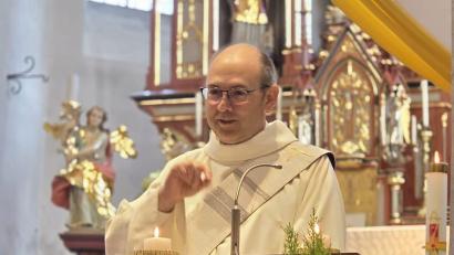 Bild: Katharina Hey/exb
Seit mehr als fünf Jahren ist Martin Schraml aus Erbendorf als Diakon tätig. Das Foto zeigt ihn bei der Predigt anlässlich einer Tauffeier in der Pfarrkirche St. Margaretha in Kastl bei Kemnath.