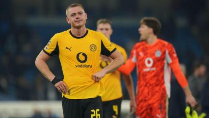 Bild: Ian Hodgson/AP/dpa
Die Dortmunder Spieler reagierten ernüchtert und enttäuscht.