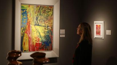 Bild: Oliver Berg/dpa
Das Bild „U.L.“ von Gerhard Richter ist das teuerste Werk auf der Messe.