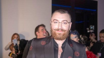 Bild: Ron Adar, M10s/TheNEWS2 via ZUMA Press Wire/dpa
Popstar Sam Smith (33) hat über eine Fettabsaugung in der Kindheit gesprochen. (Archivbild)