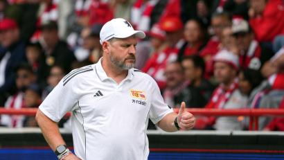 Bild: Soeren Stache/dpa
Baumgart lobte den englischen Angreifer. (Archivbild)