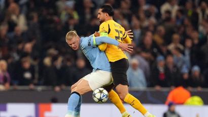 Bild: Martin Rickett/PA Wire/dpa
Emre Can (r) zeigte bei seinem Comeback gleich großen Einsatz.