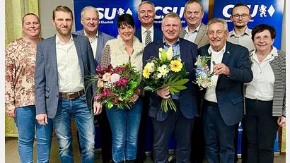 Bild: Krones
Die gesamte Partei, einschließlich MdL Dr. Schwartz und Landrat Richard Reisinger, stehen zu 100 Prozent zu ihrem Bürgermeisterkandidaten