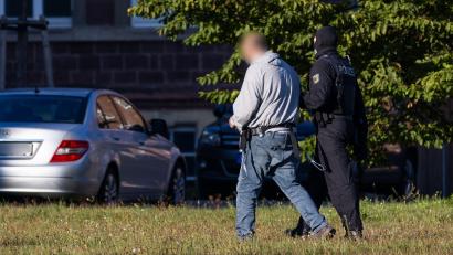 Bild: Philipp von Ditfurth/dpa
Der Waffenfund in Wien steht im Zusammenhang mit den Ermittlungen zu den Festnahmen in Berlin. (Archivbild)