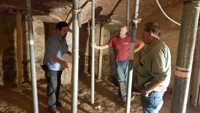 Bild: gi
Architekt Anton Landgraf (links) ist für die Statik des Gewölbes verantwortlich.