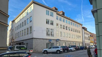 Bild: Wolfgang Steinbacher
Das neue Bürgerbüro zieht in das Gebäude der ehemaligen Stadtsparkasse in der Herrenstraße ein.