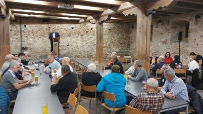 Bild: mfh
Für Bürgermeister Hans-Martin Schertl war es die letzte Bürgerversammlung.