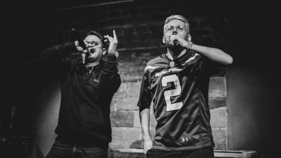 Bild: Vogelsang Pictures
Rapper Feel.ikx (rechts) tritt regelmäßig auch mit seinen "Homies" auf.