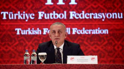 Bild: Samet Yalcin/DIA Photo/AP/dpa
Hat Grund zur Sorge: Ibrahim Haciosmanoglu, Präsident des türkischen Fußballverbands.