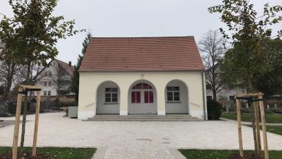 Bild: mma
Viel Lob bekam der Hahnbacher Friedhof, der nun neu und perfekt gepflastert ist.