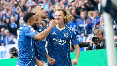 Bild: Bernd Thissen/dpa
Schalke hatte gegen Elversberg Grund zur Freude.