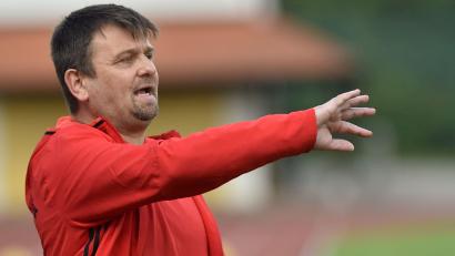 Archivbild: A. Schwarzmeier
Roland Lang führte die SV Grafenwöhr von der Kreis- bis in die Landesliga. Jetzt heuert er beim VfB Rothenstadt an.