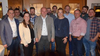 Bild: fz
Ganz klar ist Gerhard List (vorne, 3. von links) als amtierender Bürgermeister die Gallionsfigur für die Kommunalwahl 2026. Aber die Kohlberger CSU bietet hierfür auch ein erlesenes Angebot an Kandidaten für den Marktgemeinderat an.