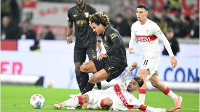 Bild: Bernd Weißbrod/dpa
Stuttgart und Augsburg lieferten sich eine intensive Partie.