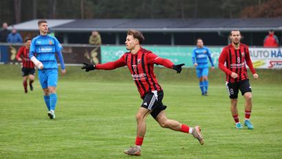 Bild: Dieter Jäschke
Bereits in der 2. Minute gelang Julian Kiener der 1:0-Führungstreffer für den SC Luhe-Wildenau. Am Ende stand ein 4:1-Heimsieg gegen den 1. FC Bad Kötzting.