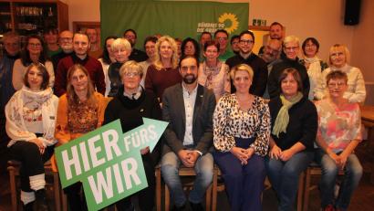 Bild: kro
Mit viel Optimismus geht die Kreistagskandidaten/innen der Grünen in die anstehende Kreistagswahl. Ihr Ziel ist, nicht nur den künftigen Landrat zu stellen, sondern auch die Anzahl der Kreistagsmitglieder zu vergrößern.