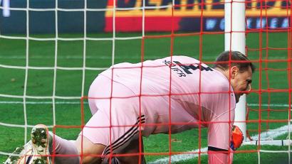 Bild: Andreas Gora/dpa
Manuel Neuer sah beim Tor der Berliner unglücklich aus.