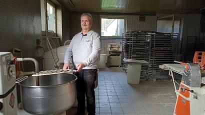 Bild: Stephanie Hladik
Die Teigmaschinen und Öfen in der Backstube stehen ab Dezember still. Am 29. November hat die Bäckerei von Thomas Schreier am Fichtenbühl in Weiden zum letzten Mal geöffnet.