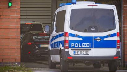 Bild: Moritz Frankenberg/dpa
Zuletzt hatte der Mann eine Gefängnisstrafe, zu der er 2019 vom Landgericht Braunschweig im Wesentlichen wegen schwerer Vergewaltigung verurteilt worden war, abgesessen. (Archivbild)